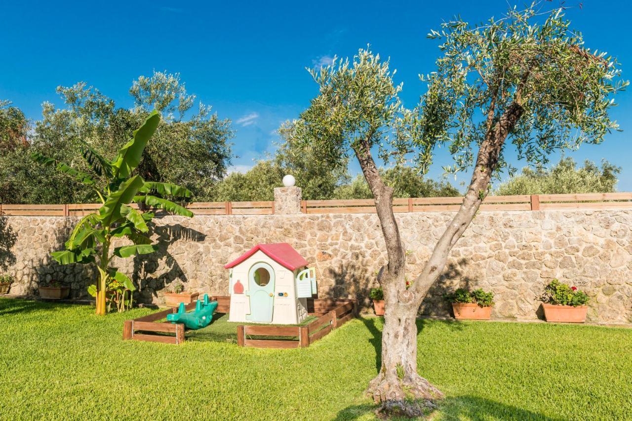 Villa Maxim With Private Pool & Tennis Court Halikounas Exterior foto